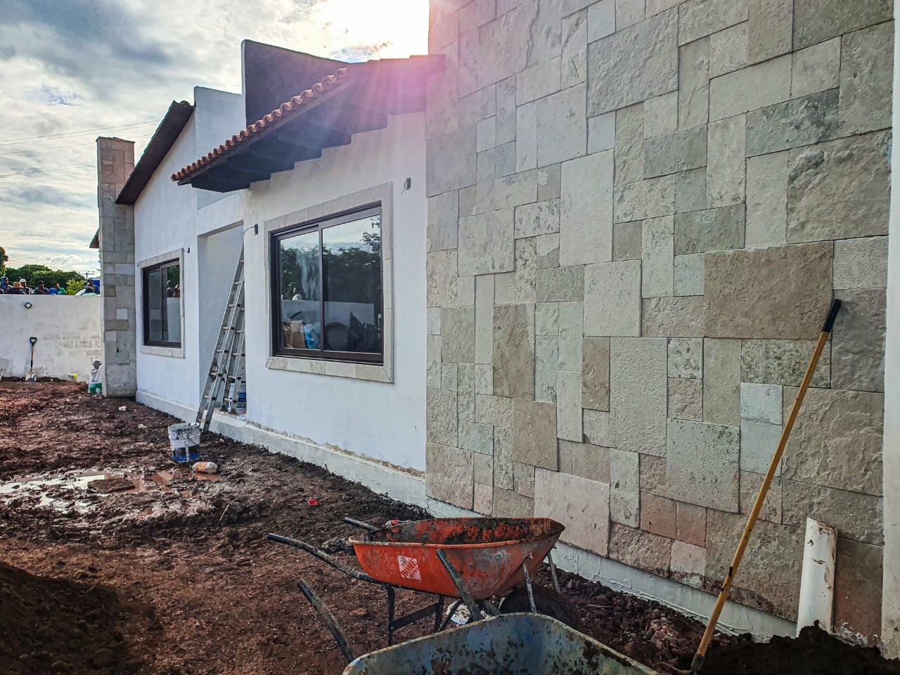 Casa terminada, fachada de piedra 3